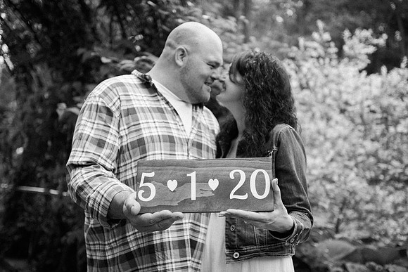 Juliet + Clint's Wisconsin engagement session took place at the Botanical Gardens of Green Bay on a gorgous July evening.